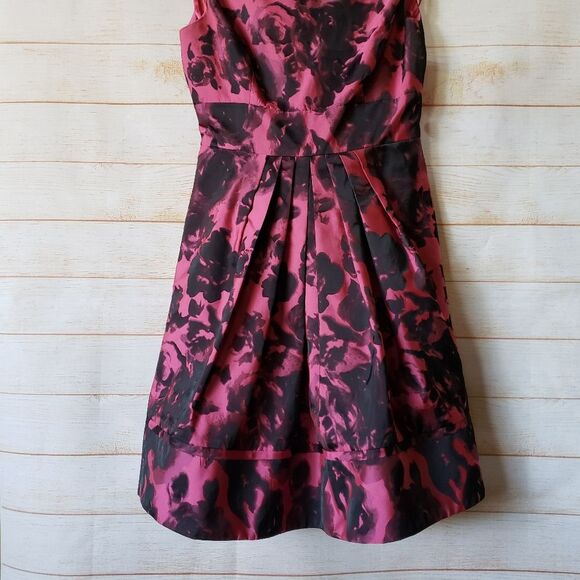 Eliza J Taffeta Floral Sleeveless Dress Size 4P Pockets Party Cocktail - Picture 3 of 9